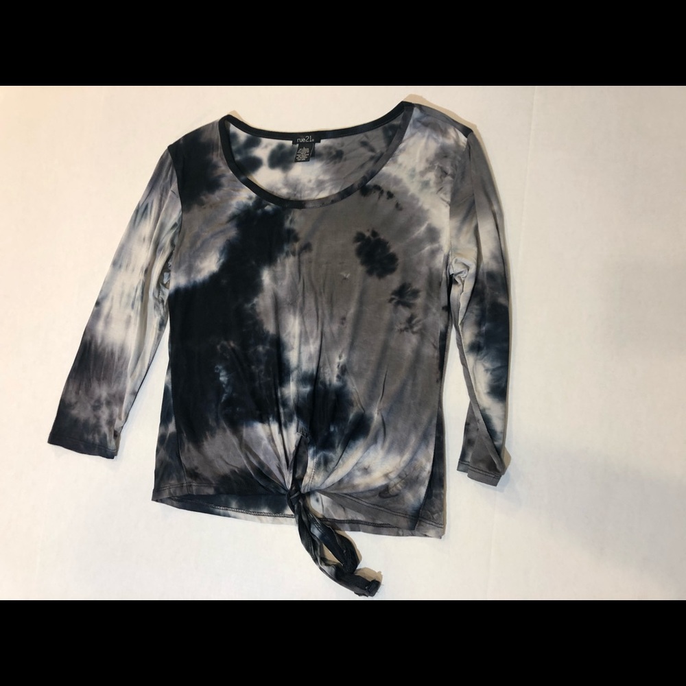 Rue 21 Gray and black 3/4 sleeve top Lg